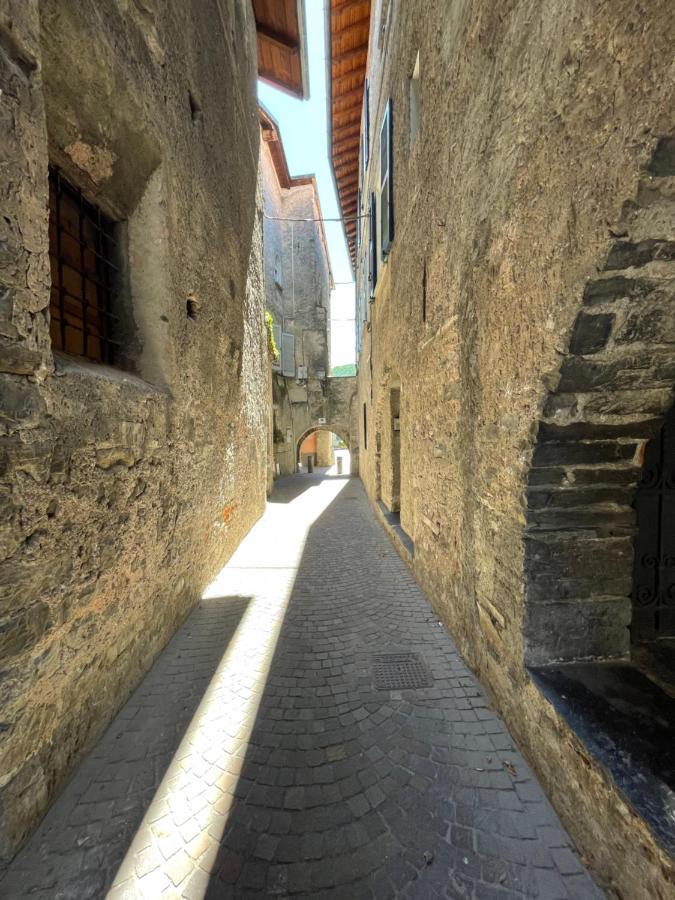 La Casa Nei Vicoli: In Centro A Due Passi Dal Lago Mandello del Lario Exterior photo