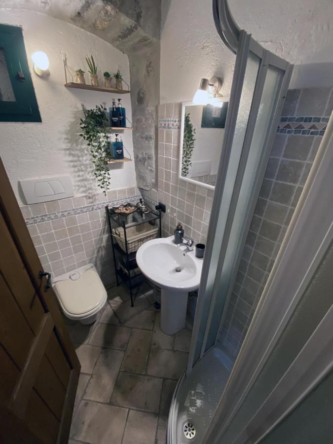 La Casa Nei Vicoli: In Centro A Due Passi Dal Lago Mandello del Lario Exterior photo