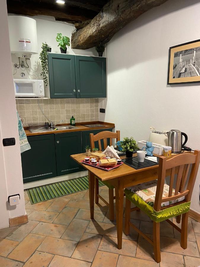 La Casa Nei Vicoli: In Centro A Due Passi Dal Lago Mandello del Lario Exterior photo