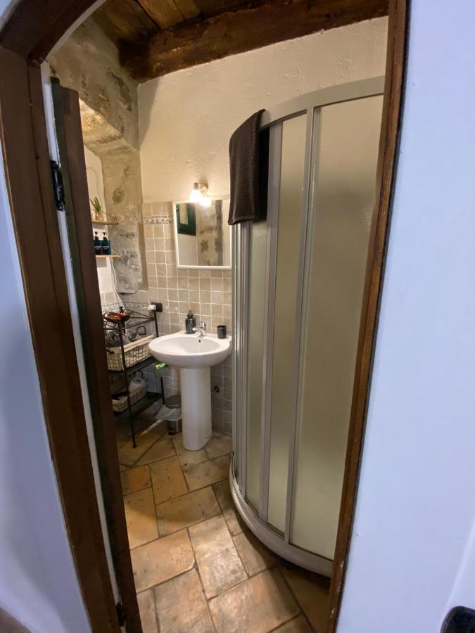 La Casa Nei Vicoli: In Centro A Due Passi Dal Lago Mandello del Lario Exterior photo